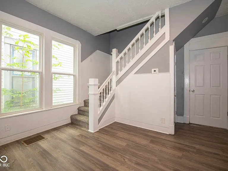 246 N Beville Ave #1 — Photo 4