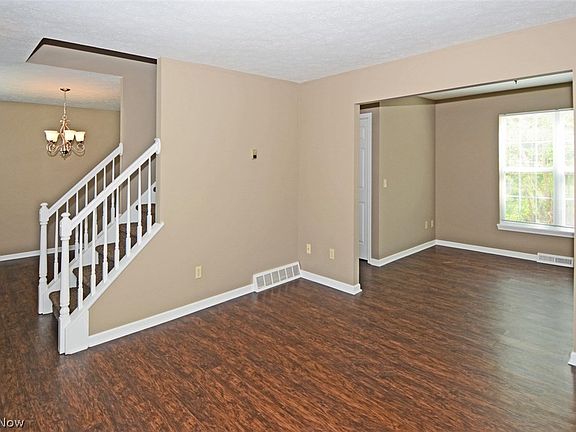 3rd image of 1113 Glencove Cmns