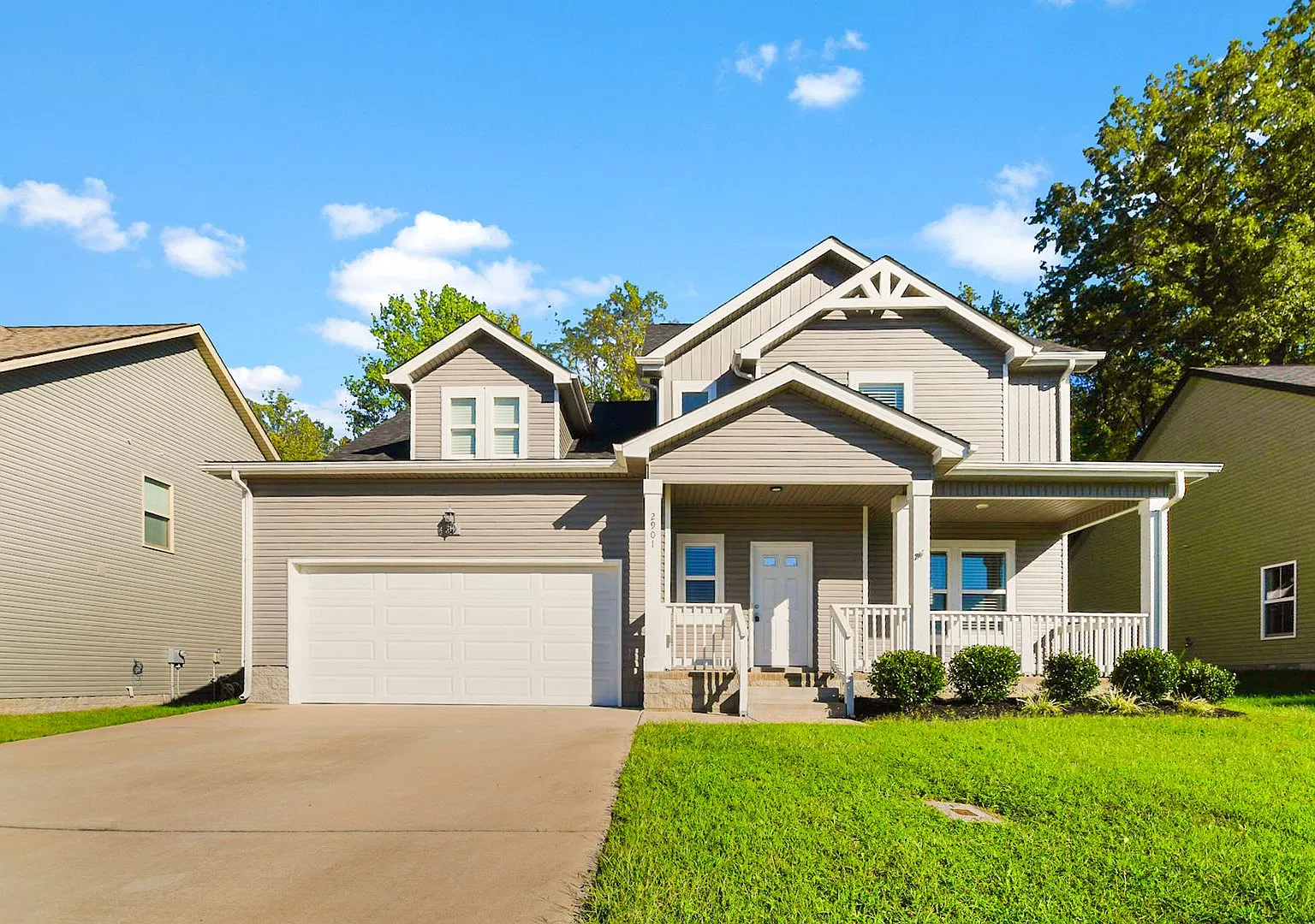 Pet Friendly Four Bedroom! — Photo 1