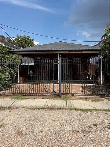 2653 New Orleans St