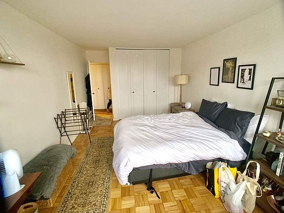 3rd image of 465 Ocean Pkwy APT 1A