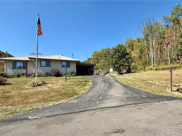 4 Park St, Lewis Run, PA 16738