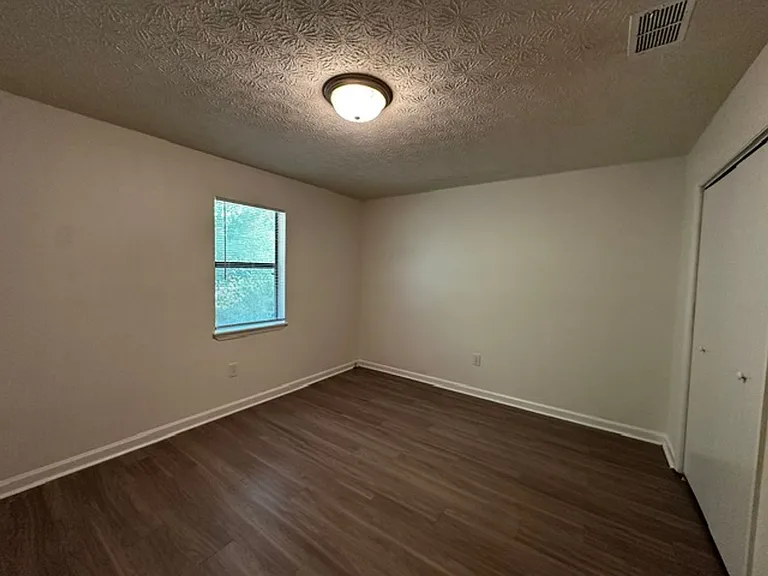 121/123 Lake Dr — Photo 4