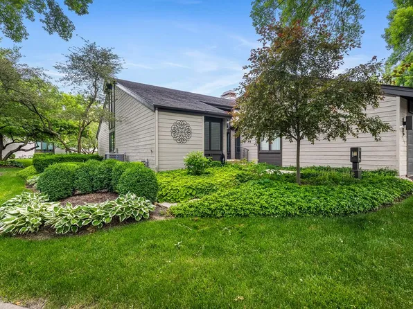 5359 Winding Creek Dr, Rockford, IL 61114