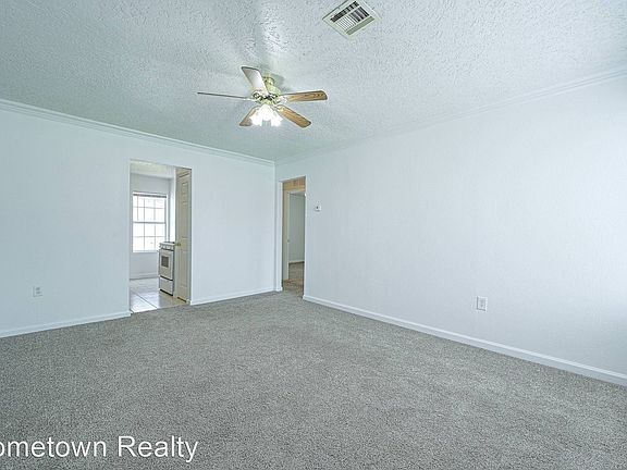 2nd image of 1155 NW Ozmun Ave #10711382