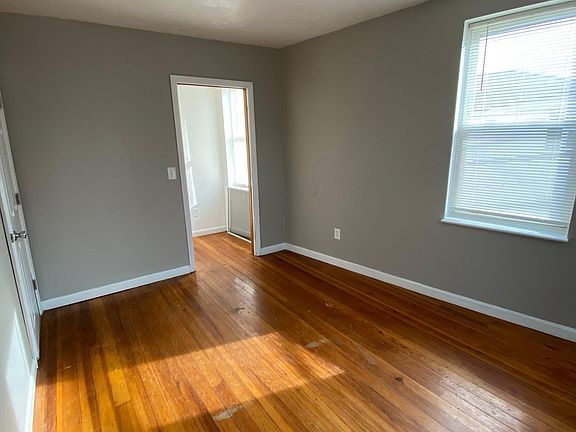 4th image of 1227 Sea St #2