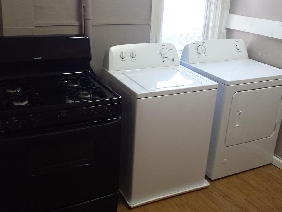 1st image of 2415 Olive St #2