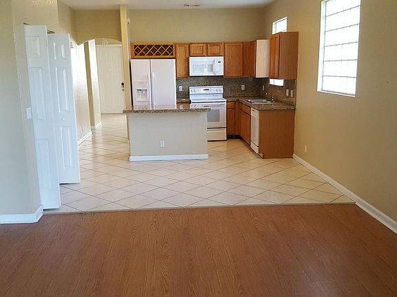 3rd image of 1533 Rialto Dr