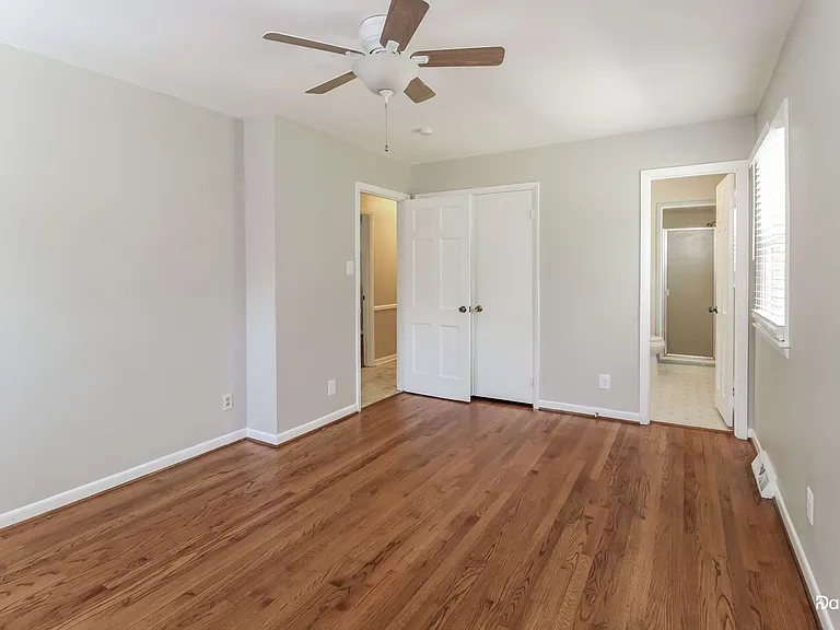 906 Meade Dr — Photo 9