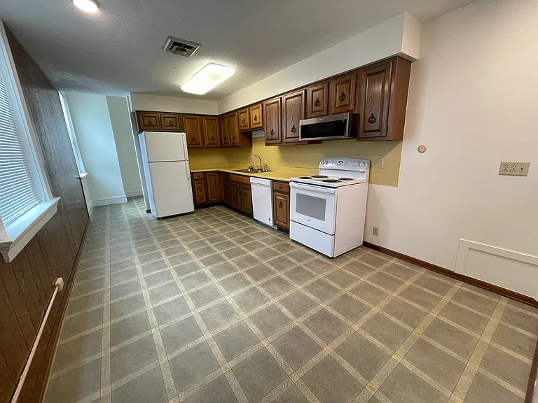 314 N 6th St #102 — Photo 6
