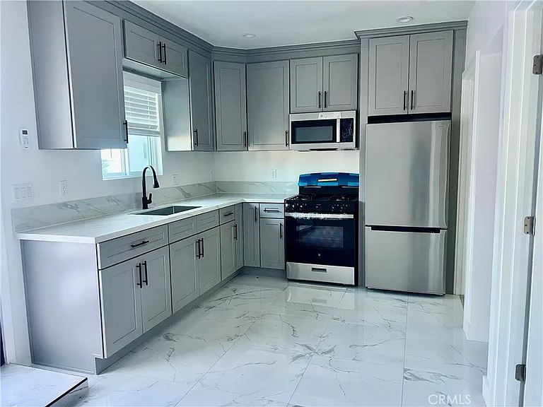 10451 Marklein Ave — Photo 4