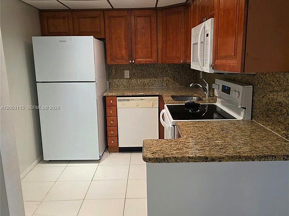 5th image of 450 NW 20th St #3140