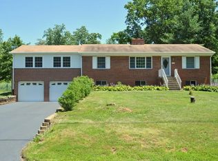 11811 Bradley Forest Rd, Manassas, VA 20112