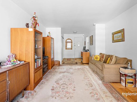 4th image of 205 W End Ave #11F