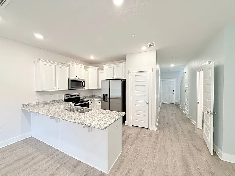 9620 Nature Creek Blvd — Photo 3