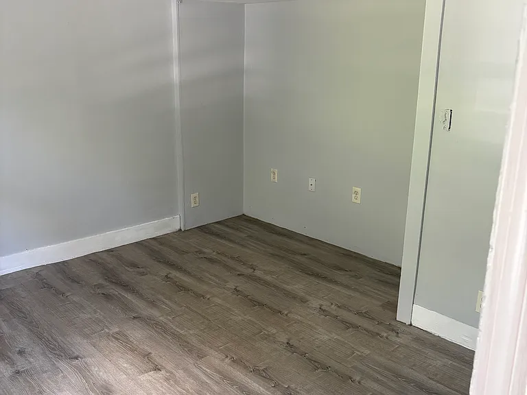 2 Chase Ave #1L — Photo 6