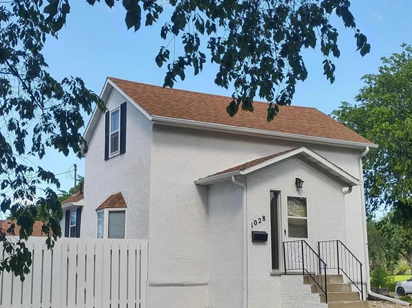 1028 N 8th St, Bismarck, ND 58501