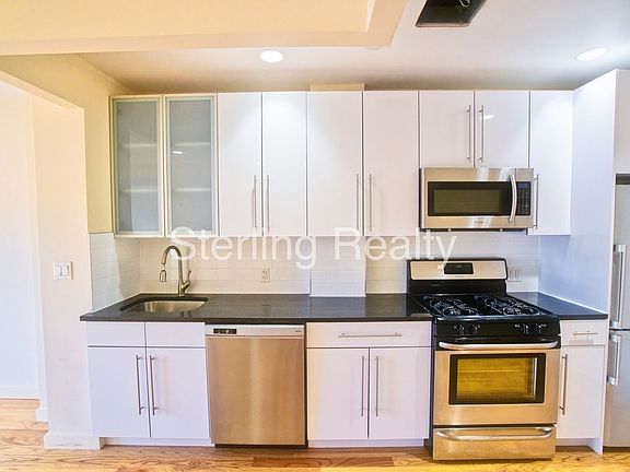 4th image of 2315 Astoria Blvd #C6