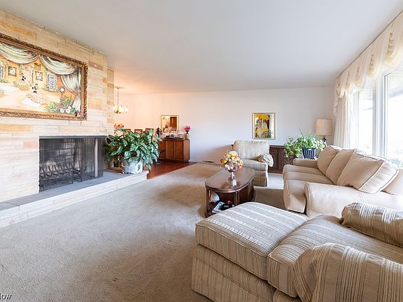 3rd image of 3390 Belvoir Blvd