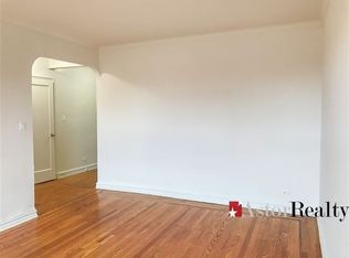 31-74 29th St #5, Astoria, NY 11106