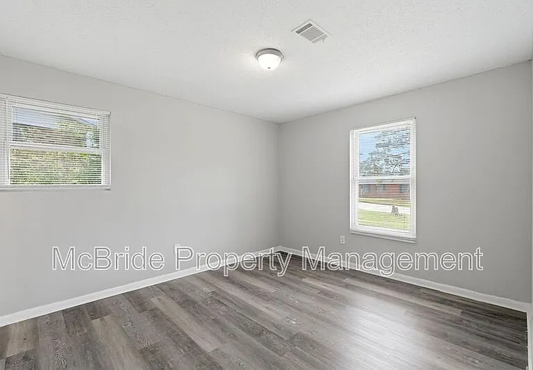 2941 Rollingwood Dr — Photo 12