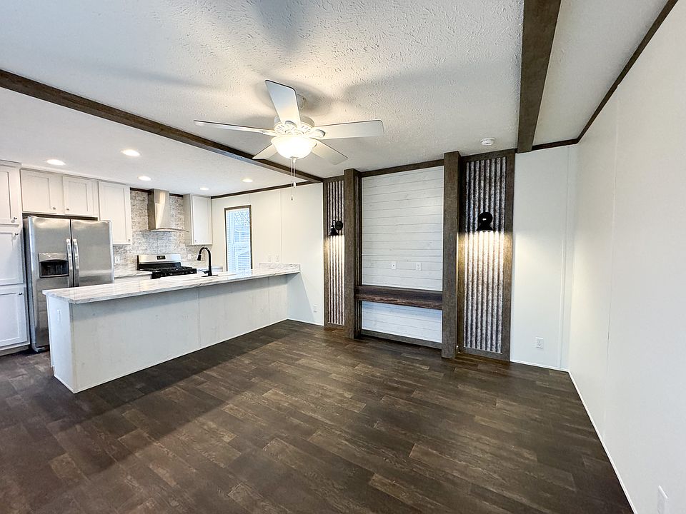 1st image of 875 W Grand River Ave #90