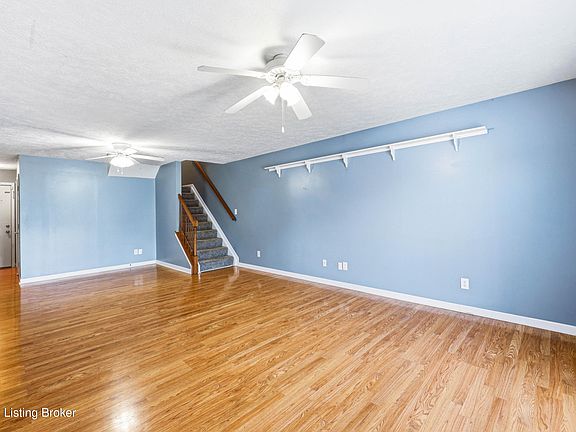 5th image of 186 Beechtree Ln