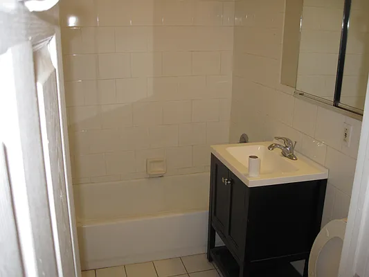 Rented by 18 REALTY | media 14