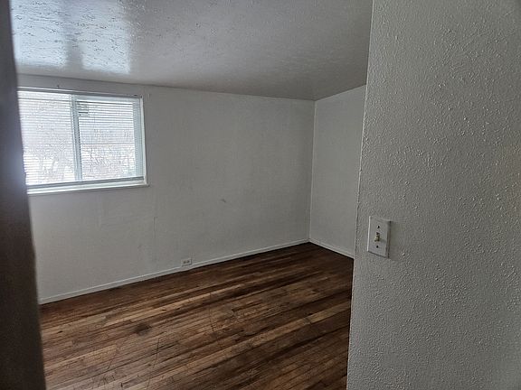 3rd image of 6201 Bishop Dr