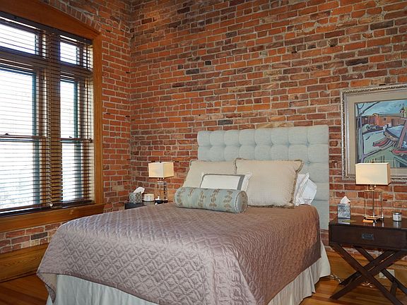 5th image of 215 W Liberty St #215
