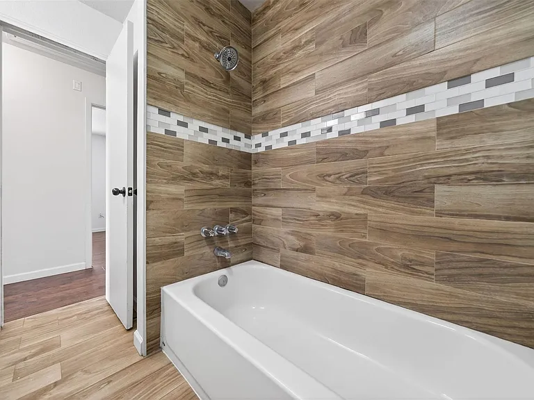 17002 Dew Drop Ln — Photo 20