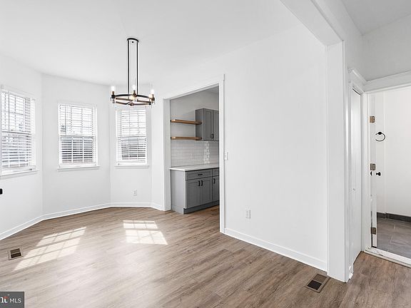 2nd image of 2514 E Allegheny Ave
