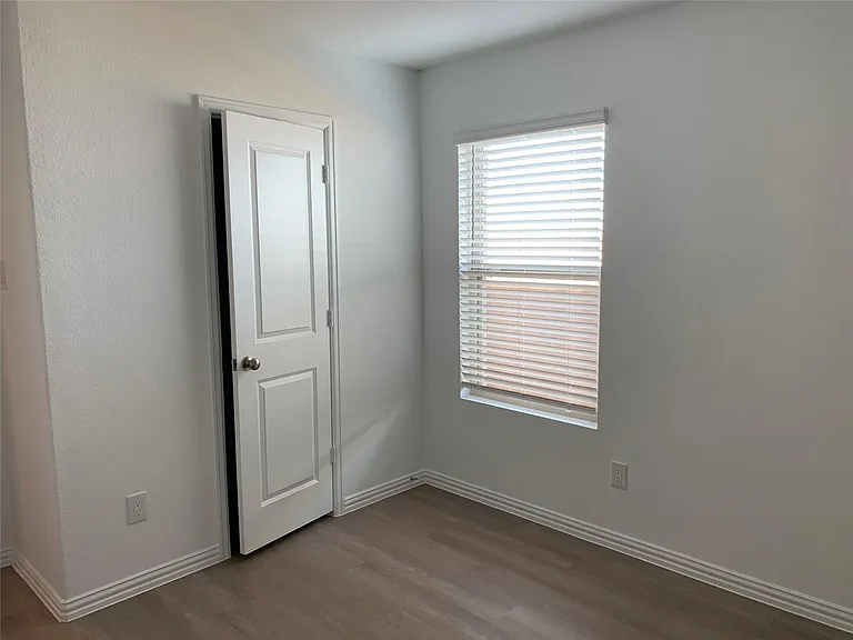 18118 Rockvine Dr — Photo 17