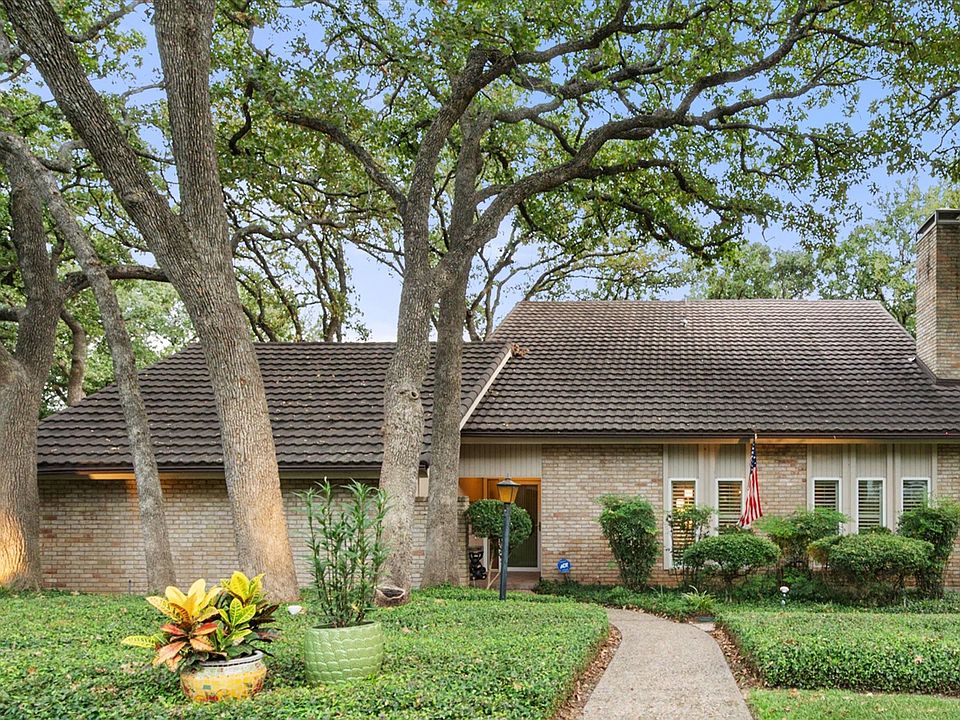 1st image of 2300 Wood Cliff Ct