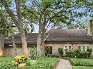 2300 Wood Cliff Ct, Arlington, TX 76012