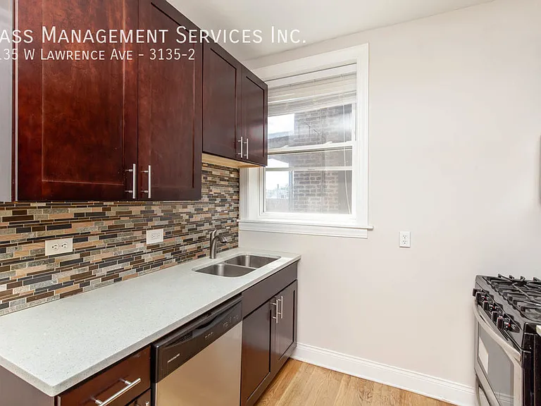 3135 W Lawrence Ave #2 — Photo 2