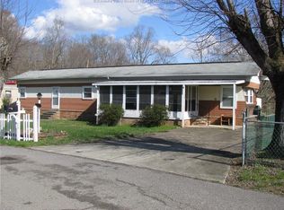 241 Empire Dr, Saint Albans, WV