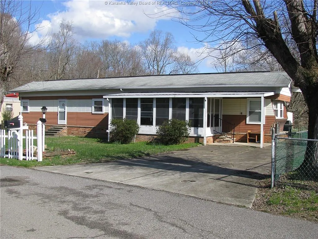 241 Empire Dr photo 1