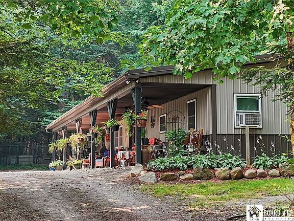 4th image of 8202 Bear Lake Rd