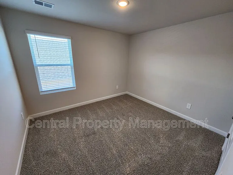 628 Orsman Trl — Photo 21