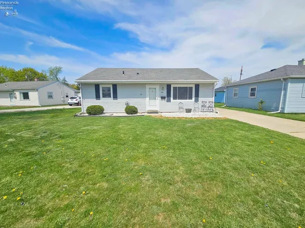 1312 Highland Ct, Fremont, OH 43420