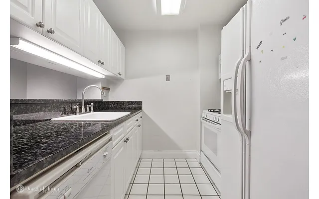 Rented by Douglas Elliman | media 15
