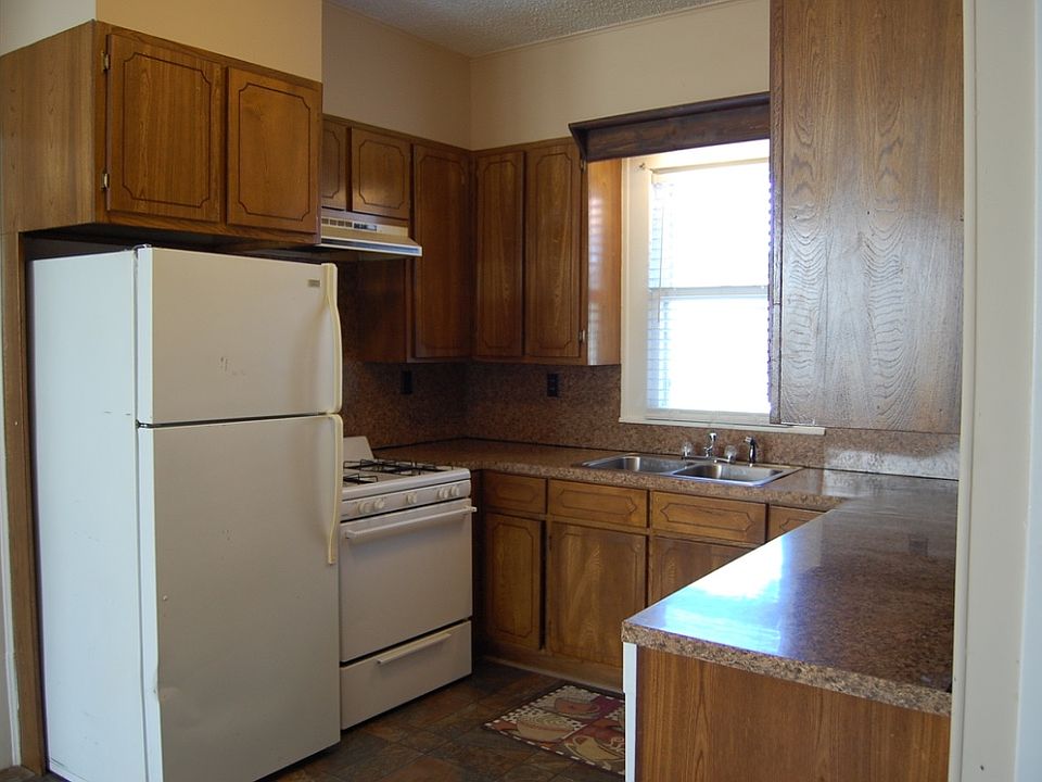 1st image of 301 Ballentine St