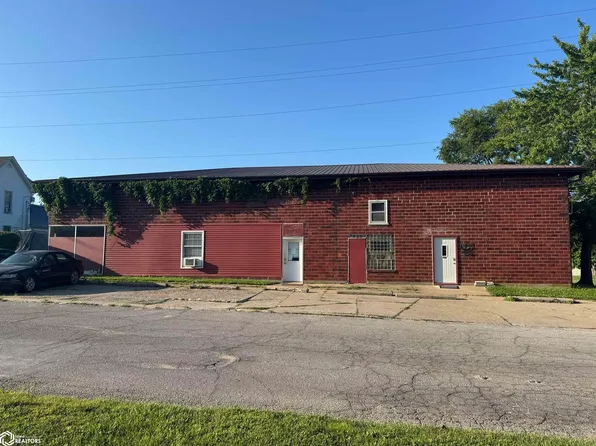 1118 Braden Ave, Chariton, IA 50049