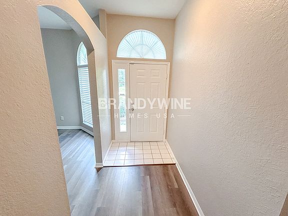 3rd image of 815 Via Del Sol Dr