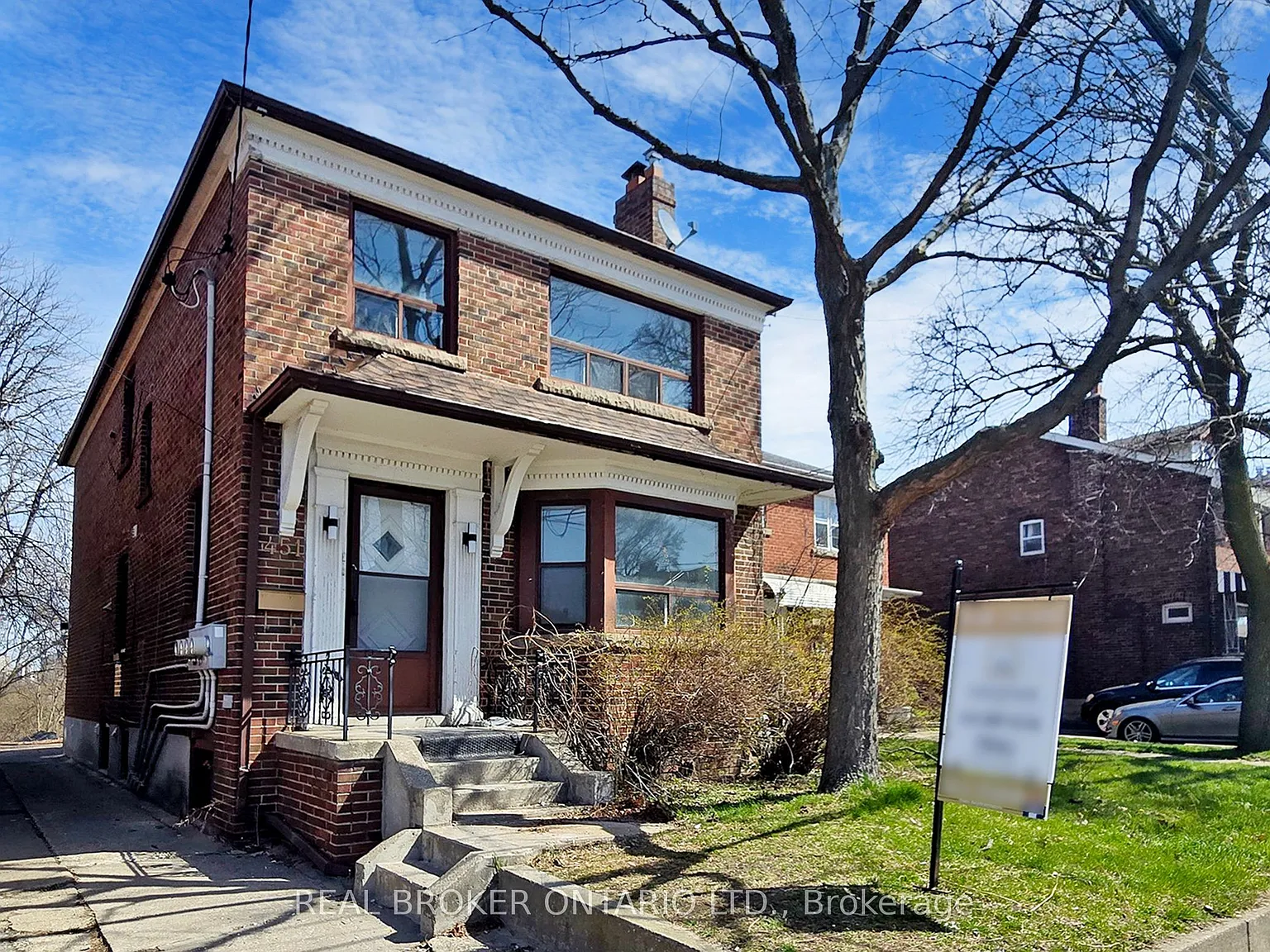 4 bed, $2,400 — Photo 2