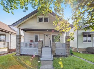 1560 Lillian Ave, Windsor, ON N8X4A8