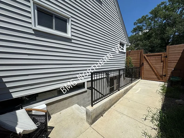 1909 Rollins Dr — Photo 71
