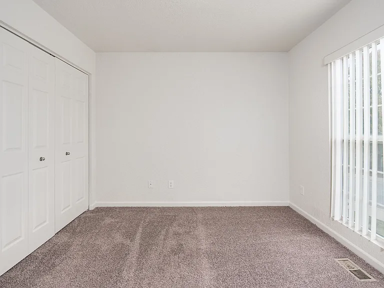 Aberdeen of Brighton Apartments — Photo 12