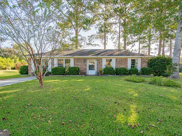 605 Carolyn St, Metter, GA 30439